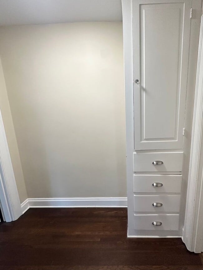 Building Photo - 1922 Baldridge Rd