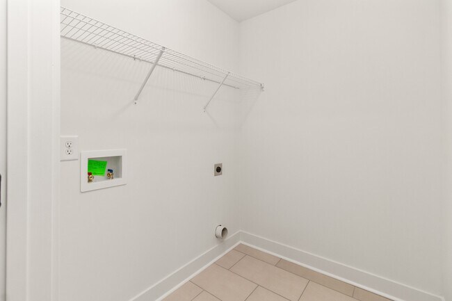 Building Photo - 11 Dutch Dr