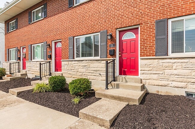 Building Photo - 127-135 Commonwealth Ave