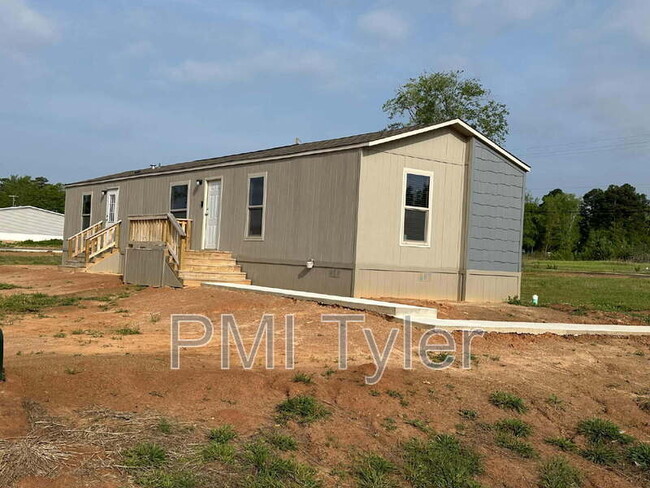 Primary Photo - 160 Maple Grove St
