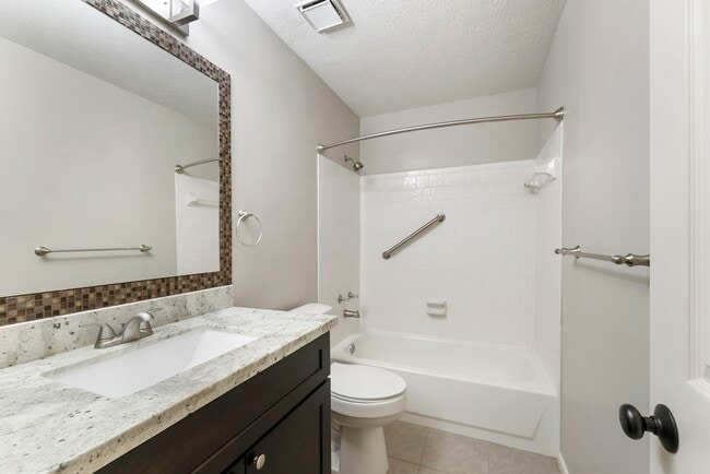 Building Photo - 17 N Spiral Vine Cir