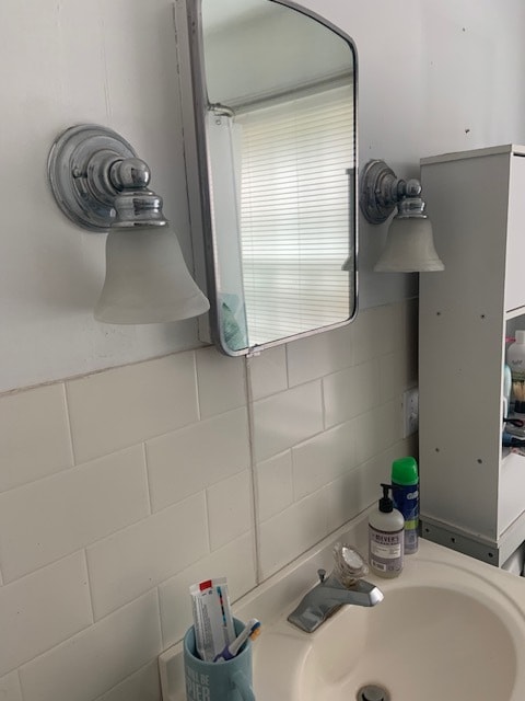 Bathroom - 314 W Miner St