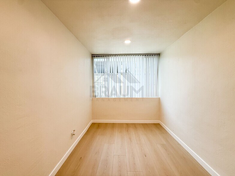 Building Photo - 4638 Tilden Ave