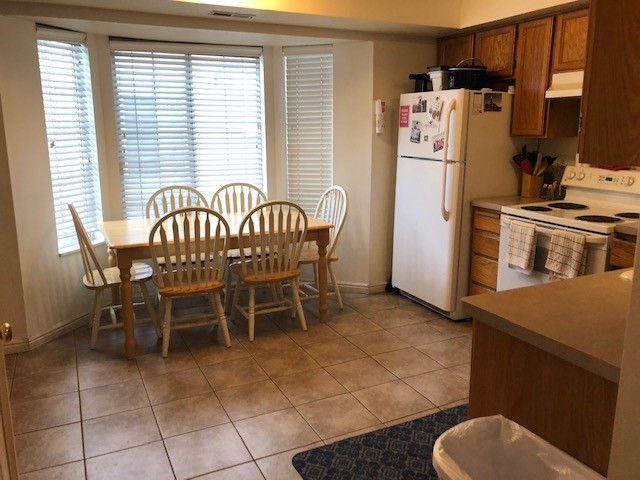 Large Kitchen - 547 N 300 E