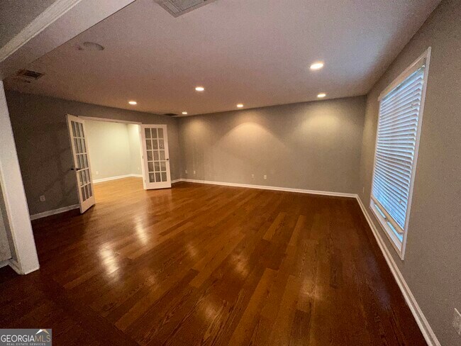 Building Photo - 6180 S Glenn Forest SW