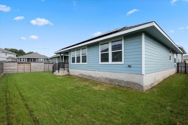 Building Photo - 300 Jeffers