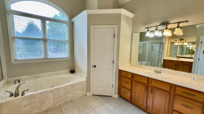 Building Photo - 4792 White Pass Dr