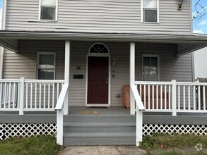 Building Photo - 4 bedroom County Home