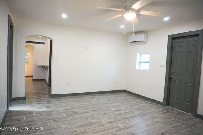 Building Photo - 2836 Shwonda Ave NE