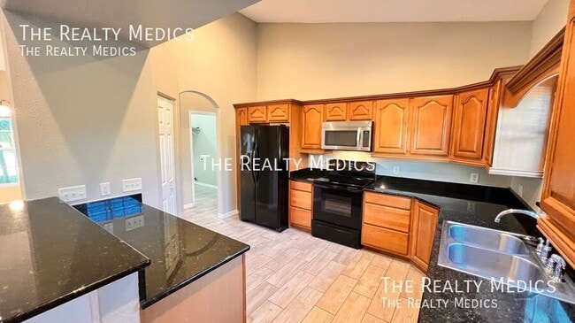 Building Photo - 3297 Tallwood Dr