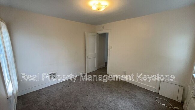 Building Photo - 625 Blanton St