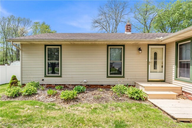 Primary Photo - 1021 Larchview Dr