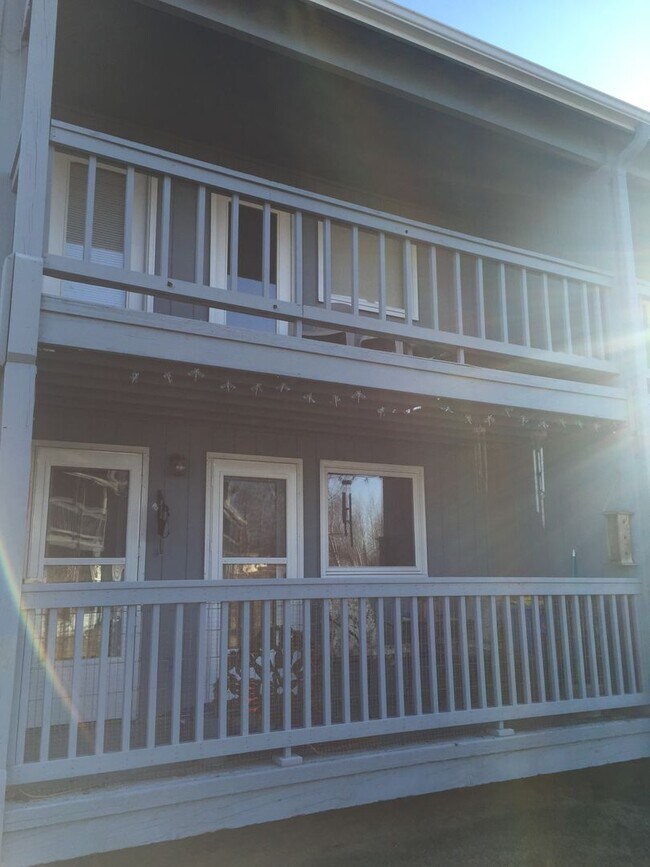 Building Photo - 10245 Jamestown Dr