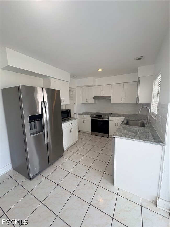 Building Photo - 436 Bayshore Dr