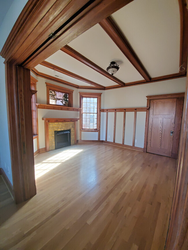 Building Photo - 6124-26 Waterman