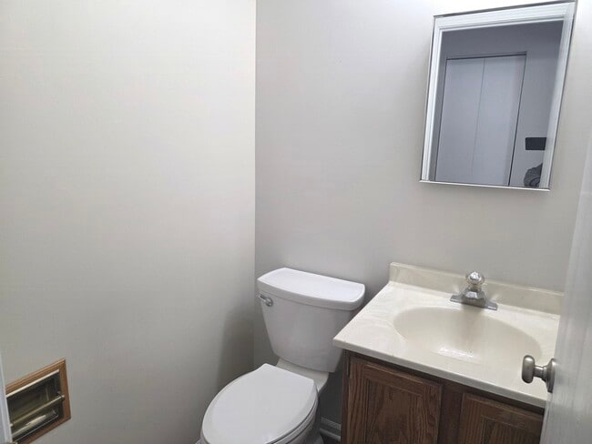 Building Photo - 2549 College Hill Cir