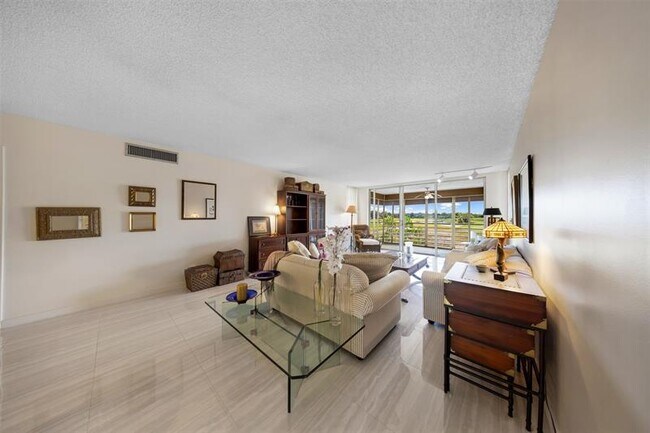 Building Photo - 800 Cypress Grove Dr