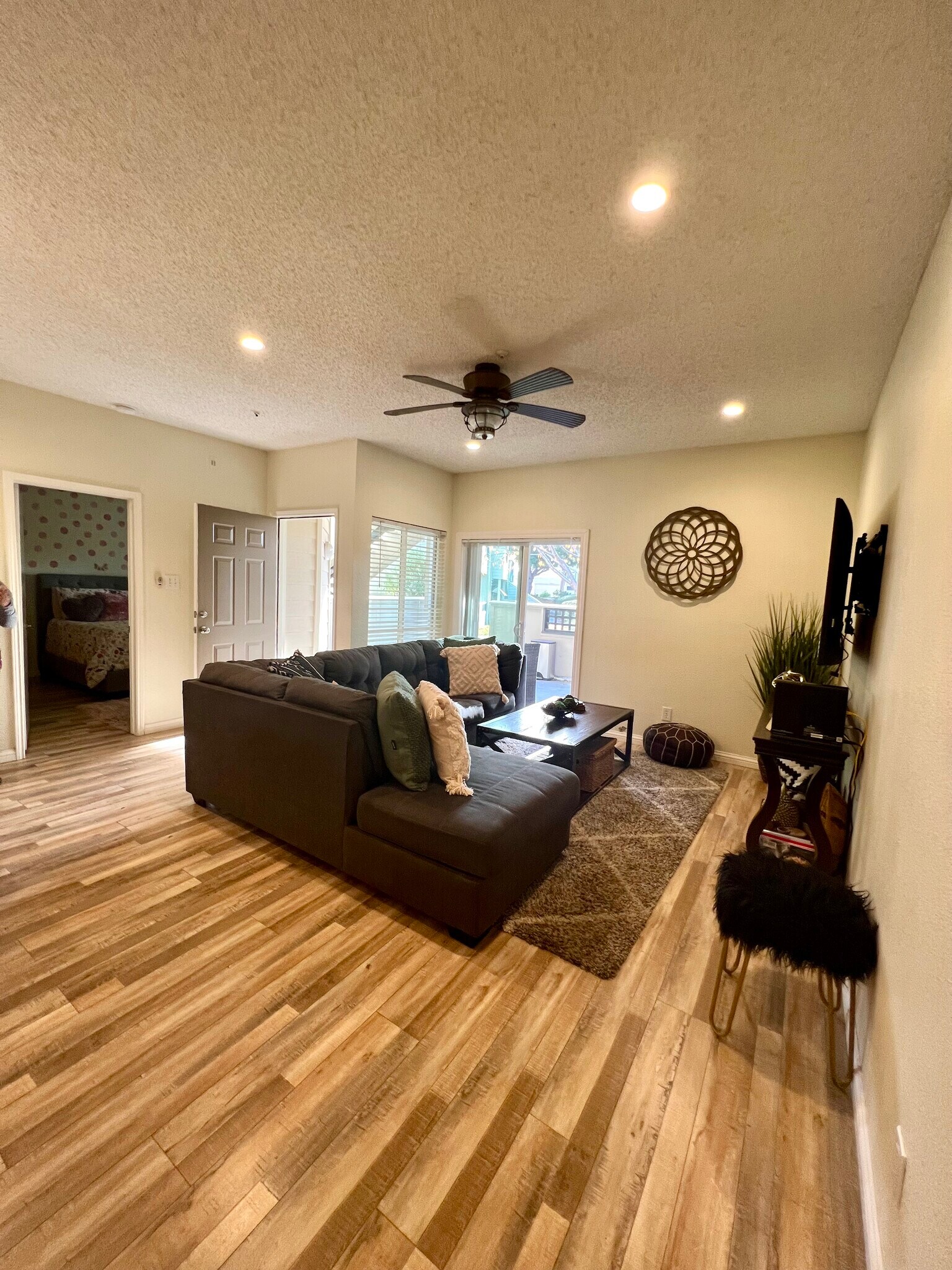 Building Photo - 1201 Glen Cove Pky