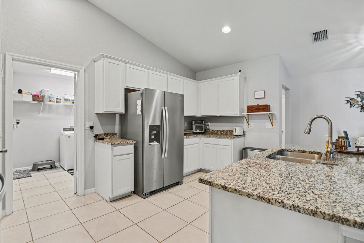 Building Photo - 1109 NW 12th Ln