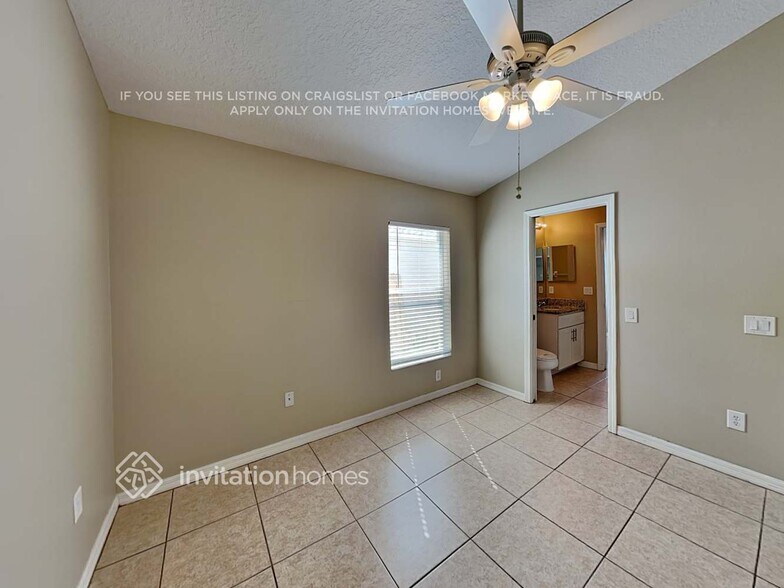 Building Photo - 10050 Creek Bluff Dr