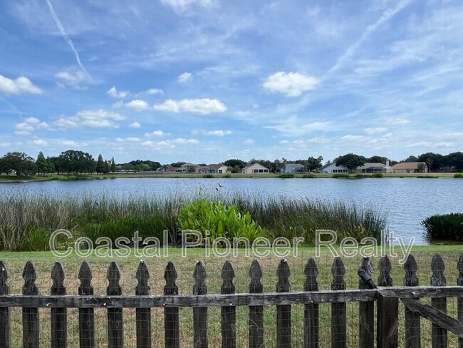 Building Photo - 1310 Lakehurst Way