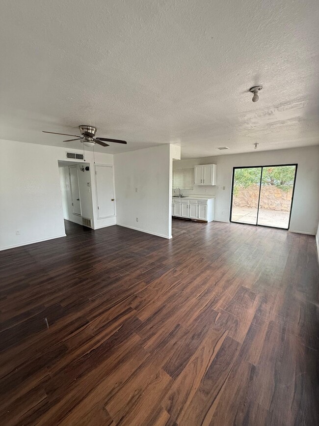 Building Photo - 10224 Hatchett Rd