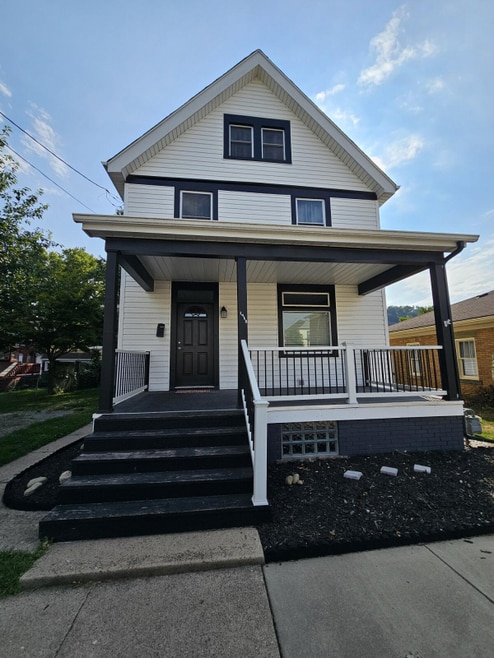 Building Photo - 1460 4th Ave