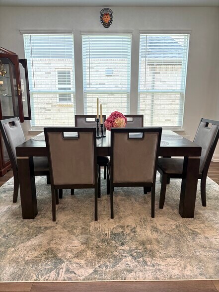 Building Photo - 3624 Cadogan St