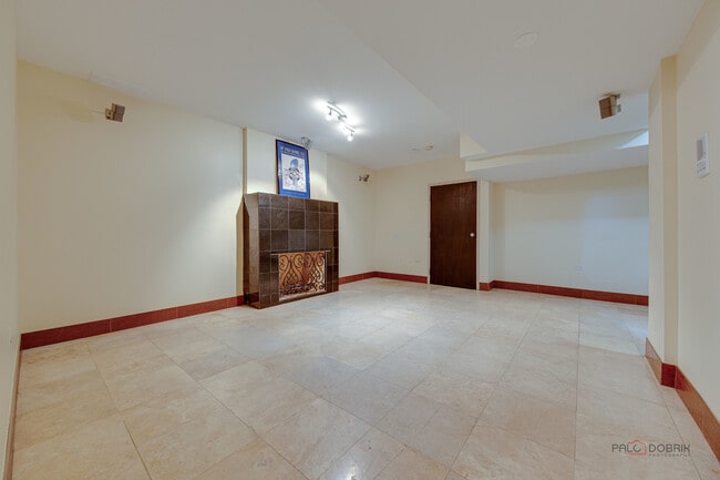 Building Photo - 339 Taft Ct