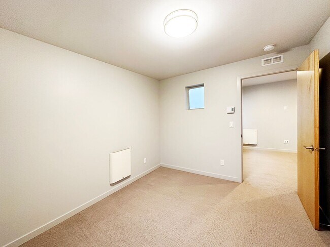 Building Photo - 3bd/2ba Seattle Townhome