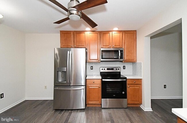 Building Photo - 1031 Balley Dr