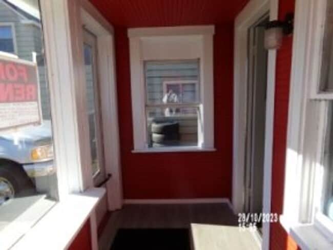 Building Photo - 3bd 1ba W/Garage