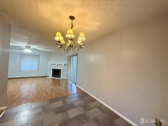 Building Photo - 1 Carriage Pl