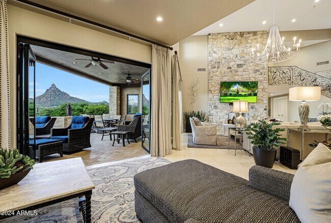 Building Photo - Beautiful custom home with backyard Oasis!