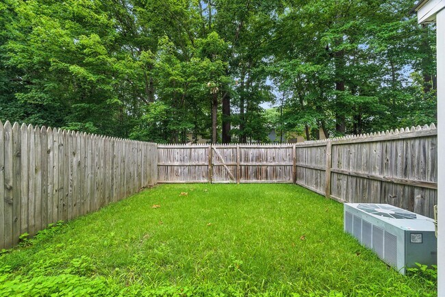 Building Photo - 39 Oneonta Drive Newport News VA 23602