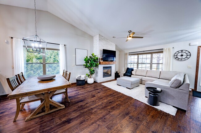 Building Photo - 3400 Riverstone Ct