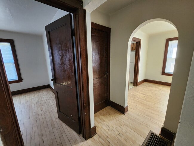 Building Photo - 2 Bedroom Lower Heat & Water Included