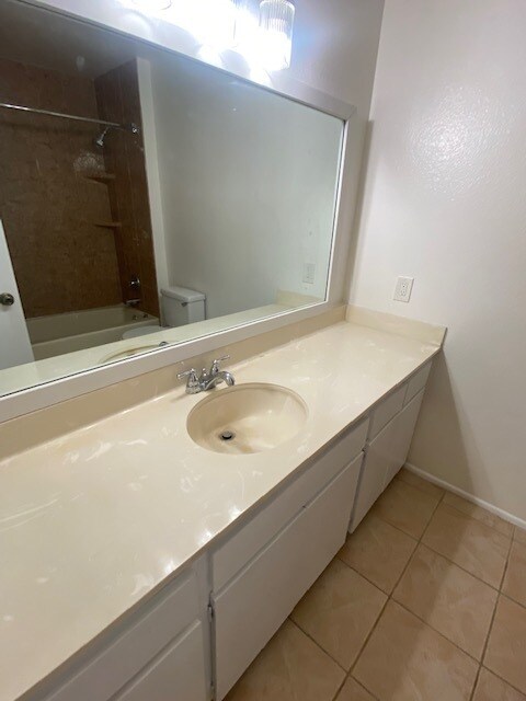 Building Photo - 22113 Burbank Blvd