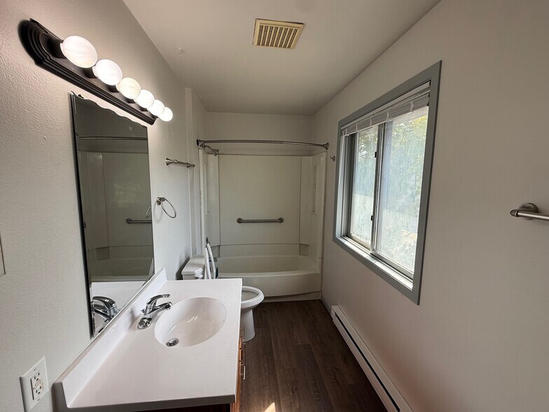 Apt 2 - 1035 Green Bay St