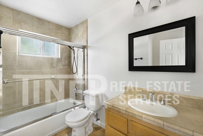 Building Photo - 2800 Sarina Ct