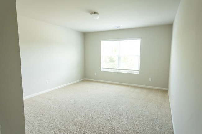 Building Photo - 1115 Dietrich Ln
