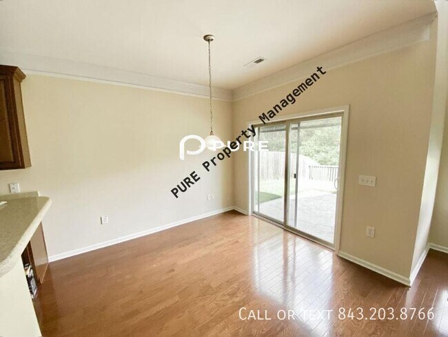 Building Photo - 224 Donatella Dr