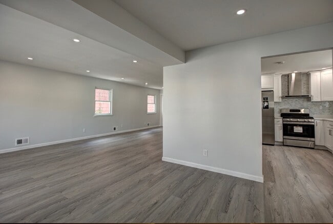 Building Photo - 450 Jefferson Ave