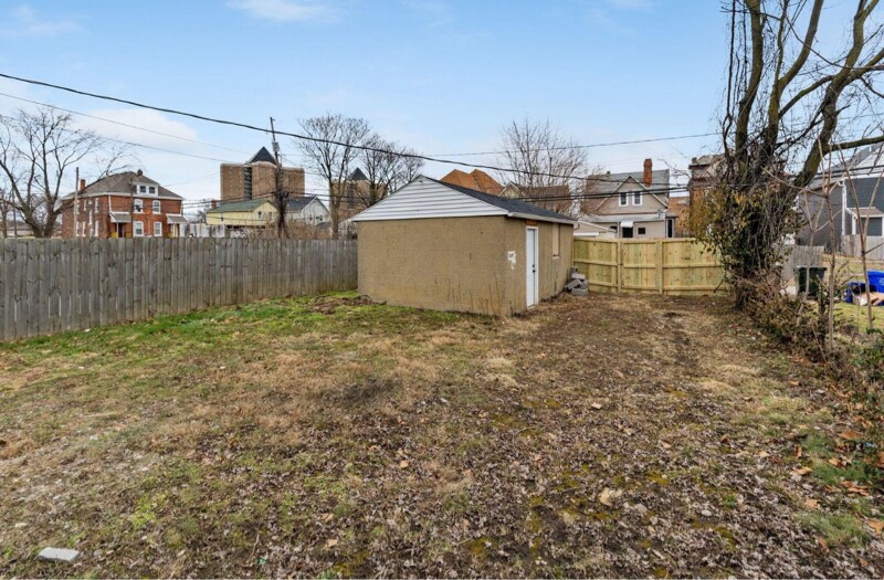 Building Photo - 464-466-466 N Garfield Ave