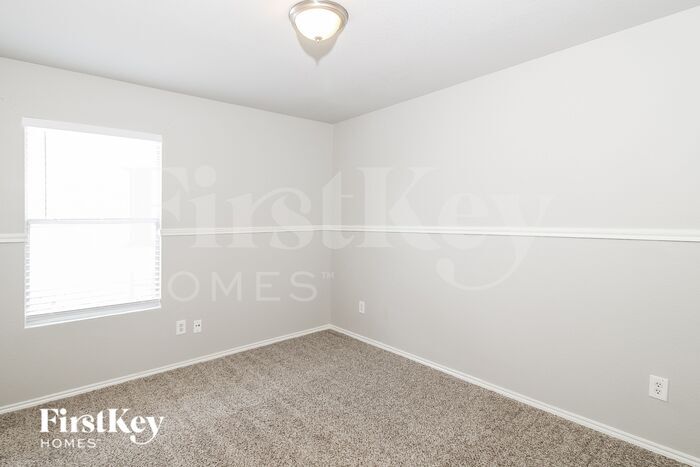 Building Photo - 525 Rosario Ln