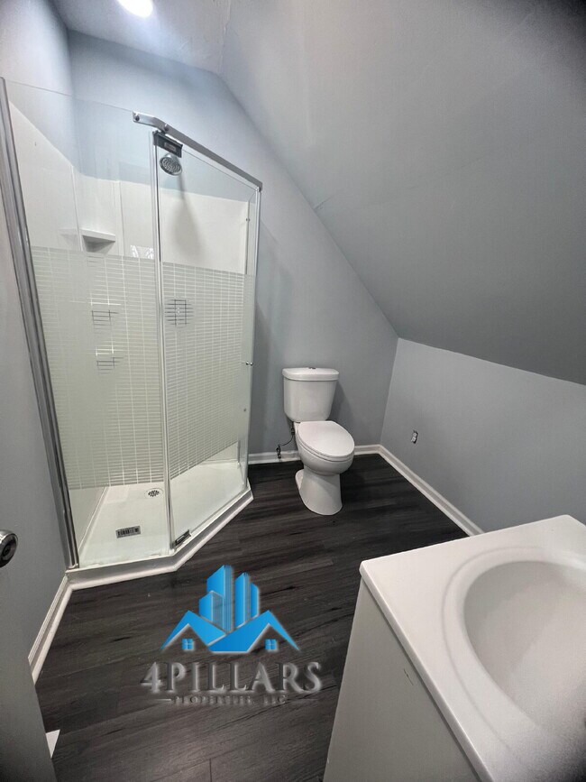 Building Photo - 617 Kane St