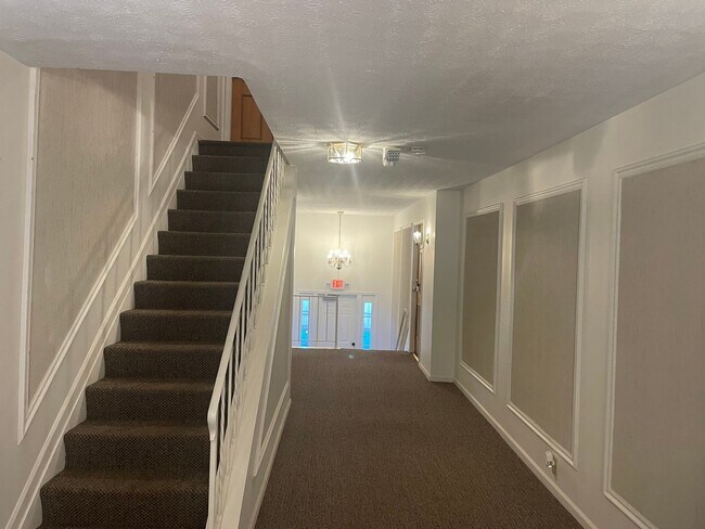 Building Photo - 5285 Portland St