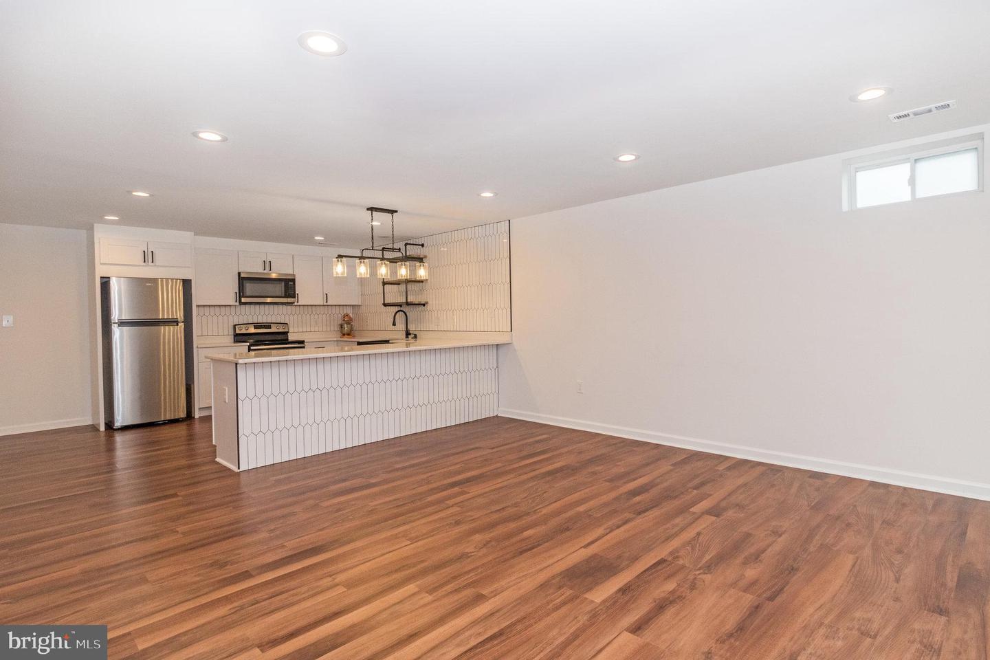 Building Photo - 4802 Hicks Dr