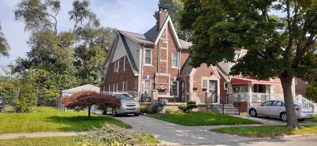 Building Photo - 7114 Thatcher St