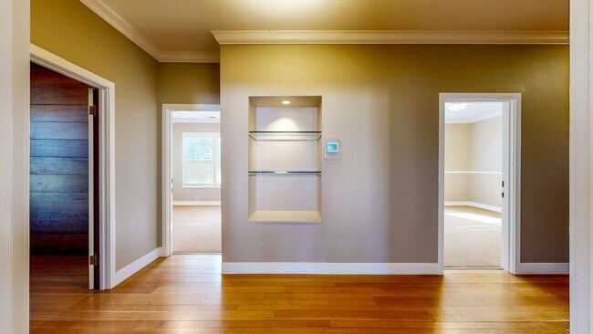 Building Photo - Experience true Wine Country Luxury living...